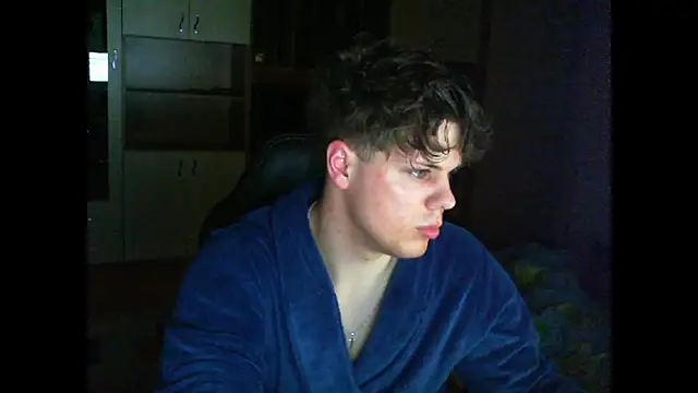 GymGuy0505 online show from March 12, 2026, 9:10 pm