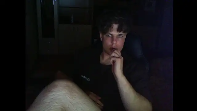 GymGuy0505 online show from May 29, 2026, 9:35 pm