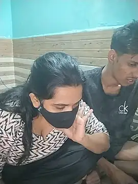 Snapshot of xoupleaura chatting on January 8, 2026, 6:32 pm xoupleaura online show from January 8, 2026, 6:32 pm