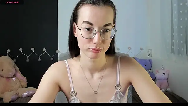 EmmaJacson online show from March 3, 2026, 7:09 pm