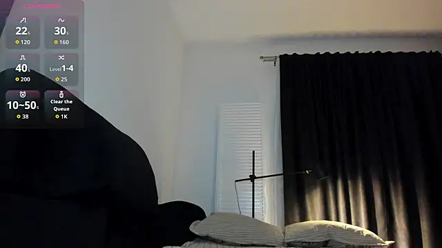 evelynvlove online show from February 2, 2026, 6:39 pm