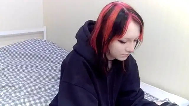 Snapshot of Shine_Luna chatting on January 31, 2026, 8:40 pm Shine Luna online show from January 31, 2026, 8:40 pm