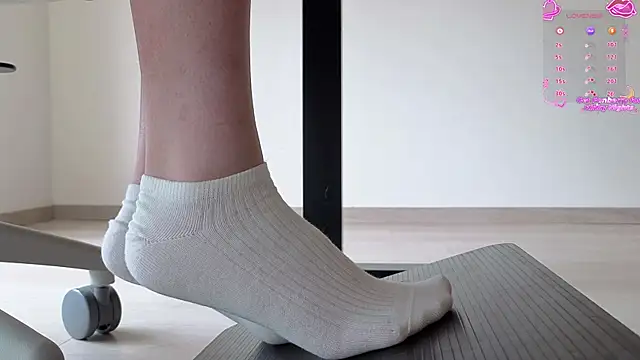 Feetbeth online show from April 15, 2026, 4:25 pm