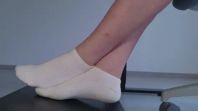 Snapshot of Feetbeth chatting on June 23, 2026, 11:03 pm Feetbeth online show from June 23, 2026, 11:03 pm