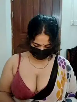 nosrat014 online show from April 4, 2026, 9:07 am