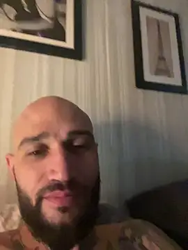 kingNQueen1211 online show from April 24, 2026, 5:43 am