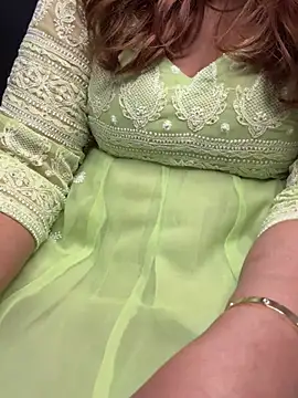 Snapshot of butterflyslay chatting on February 3, 2026, 2:53 am butterflyslay online show from February 3, 2026, 2:53 am