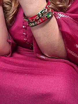 Snapshot of butterflyslay chatting on February 4, 2026, 2:17 am butterflyslay online show from February 4, 2026, 2:17 am