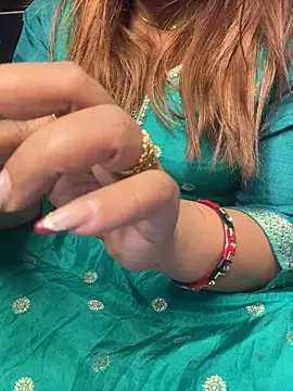 Snapshot of butterflyslay chatting on February 7, 2026, 2:43 pm butterflyslay online show from February 7, 2026, 2:43 pm