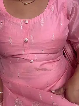 Snapshot of butterflyslay chatting on February 12, 2026, 3:40 pm butterflyslay online show from February 12, 2026, 3:40 pm