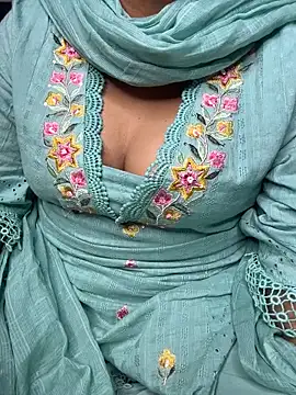 Snapshot of butterflyslay chatting on February 21, 2026, 2:12 am butterflyslay online show from February 21, 2026, 2:12 am