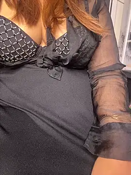 Snapshot of butterflyslay chatting on February 25, 2026, 6:45 am butterflyslay online show from February 25, 2026, 6:45 am