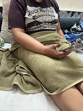 Snapshot of butterflyslay chatting on March 9, 2026, 8:07 am butterflyslay online show from March 9, 2026, 8:07 am