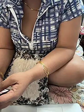 Snapshot of butterflyslay chatting on April 11, 2026, 1:21 am butterflyslay online show from April 11, 2026, 1:21 am