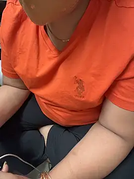 Snapshot of butterflyslay chatting on April 12, 2026, 2:00 pm butterflyslay online show from April 12, 2026, 2:00 pm