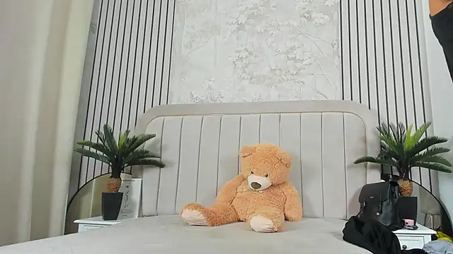 DaryaRee online show from December 16, 2025, 5:34 am