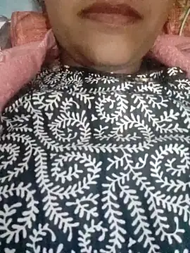 Snapshot of Aanshi_01 chatting on January 13, 2026, 12:43 pm Aanshi 01 online show from January 13, 2026, 12:43 pm