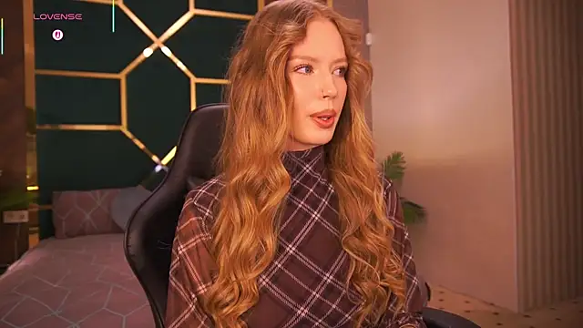 MollyyMayy online show from March 25, 2026, 4:13 pm