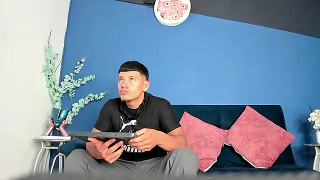 MagnusKnight  online show from February 20, 2026, 1:44 pm