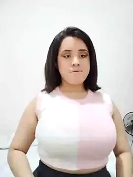 Snapshot of Missnia chatting on April 8, 2026, 1:11 pm Missnia online show from April 8, 2026, 1:11 pm