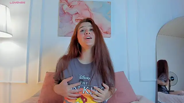 Amelia Saenz  online show from March 25, 2026, 7:42 pm