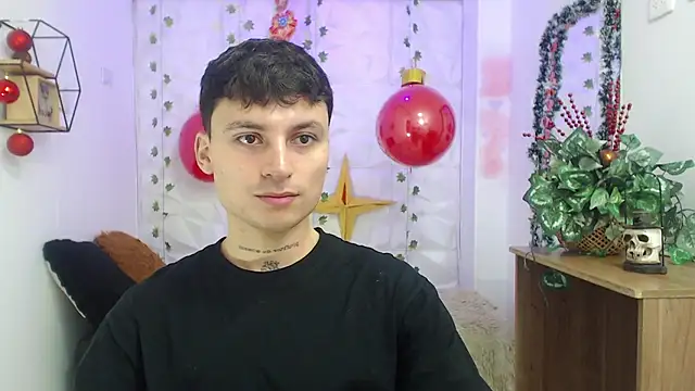 Snapshot of Noah_Vera chatting on December 21, 2025, 4:08 am Noah Vera online show from December 21, 2025, 4:08 am