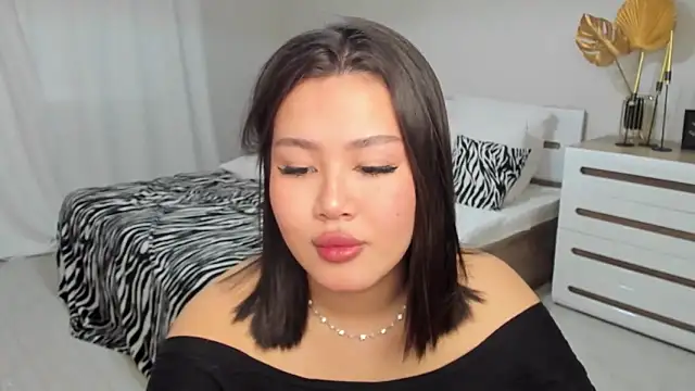 Brunette Charm online show from April 10, 2026, 11:15 am