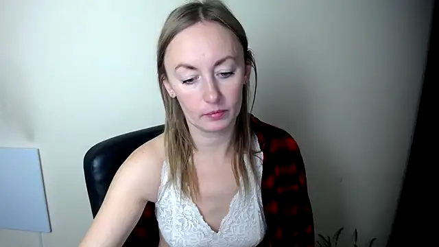 LiaSeass  online show from December 15, 2025, 10:08 am