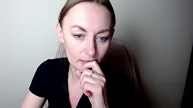 LiaSeass  online show from January 16, 2026, 1:04 pm