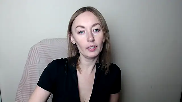 LiaSeass  online show from February 8, 2026, 10:07 am