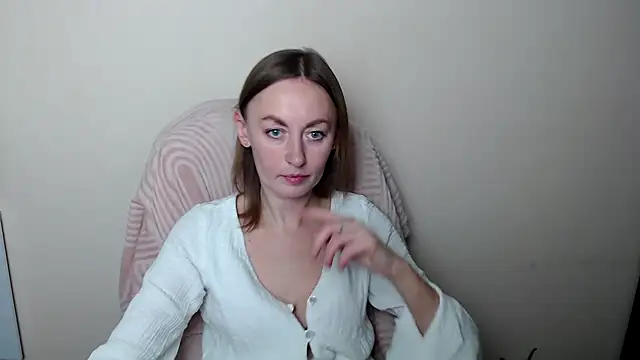 LiaSeass  online show from February 20, 2026, 1:44 pm