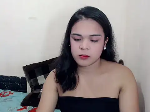 stripyapril online show from December 15, 2025, 12:09 pm