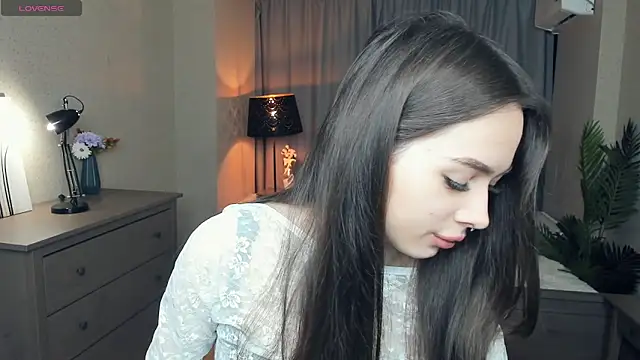 YvonneRobes online show from February 12, 2026, 7:42 pm