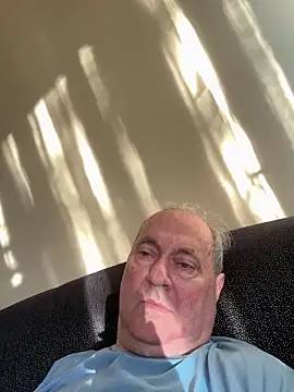 Snapshot of csikar chatting on April 20, 2026, 4:43 pm csikar online show from April 20, 2026, 4:43 pm