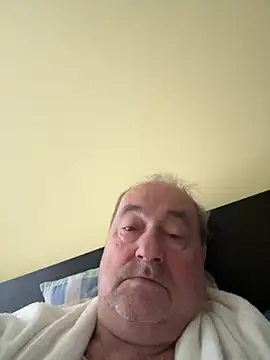 Snapshot of csikar chatting on May 18, 2026, 4:40 am csikar online show from May 18, 2026, 4:40 am