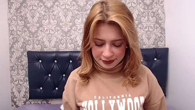  naughty angel  online show from January 18, 2026, 11:41 pm