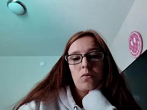 Snapshot of redremmi chatting on December 15, 2025, 6:12 pm redremmi online show from December 15, 2025, 6:12 pm