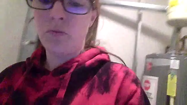 Snapshot of redremmi chatting on March 1, 2026, 3:58 pm redremmi online show from March 1, 2026, 3:58 pm