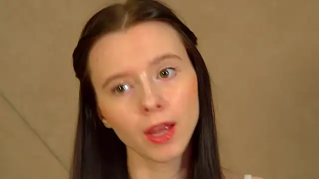 ArinaKubrick online show from April 14, 2026, 4:35 pm