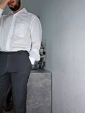 Lovebackground online show from January 17, 2025, 11:27 am