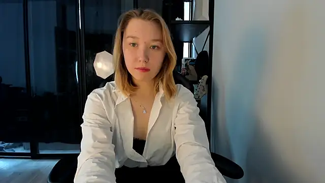 Agatha Mayson online show from February 6, 2026, 6:07 am