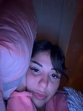 SilkyMira online show from May 27, 2026, 8:39 pm