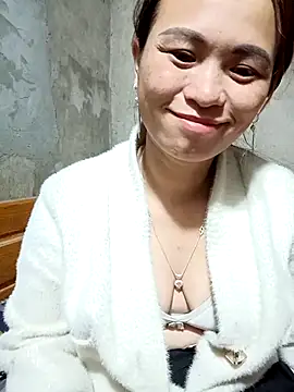 ngaytho004 online show from February 5, 2026, 10:58 pm