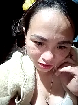 ngaytho004 online show from February 12, 2026, 11:33 pm