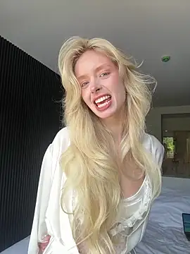 SunnyShiney online show from February 17, 2026, 2:52 am