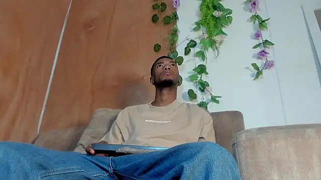 Snapshot of Higger_dick chatting on January 15, 2026, 12:43 pm Higger dick online show from January 15, 2026, 12:43 pm