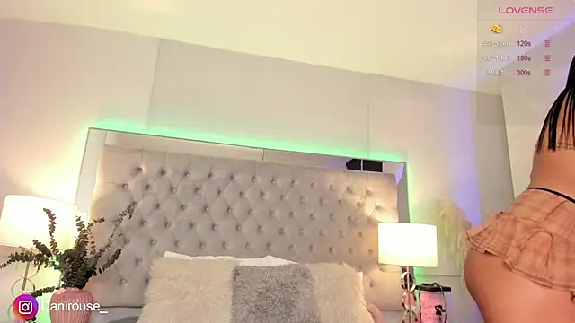 Danirouse online show from April 23, 2026, 6:03 am