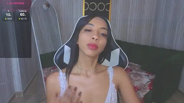 luna meow t online show from February 9, 2026, 8:02 pm