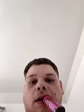 Snapshot of WaningNorth chatting on April 6, 2026, 4:46 am WaningNorth online show from April 6, 2026, 4:46 am