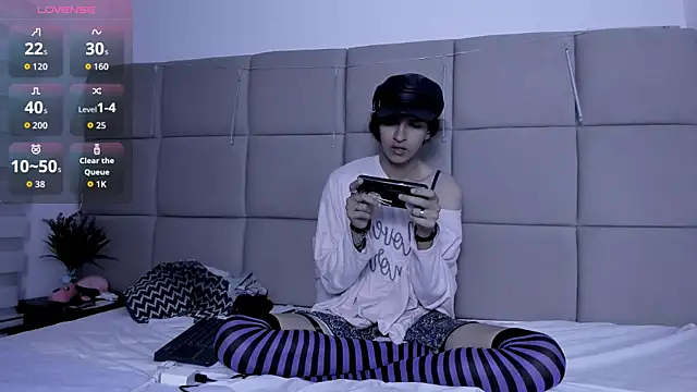 vannellope 96 online show from February 24, 2026, 7:01 pm